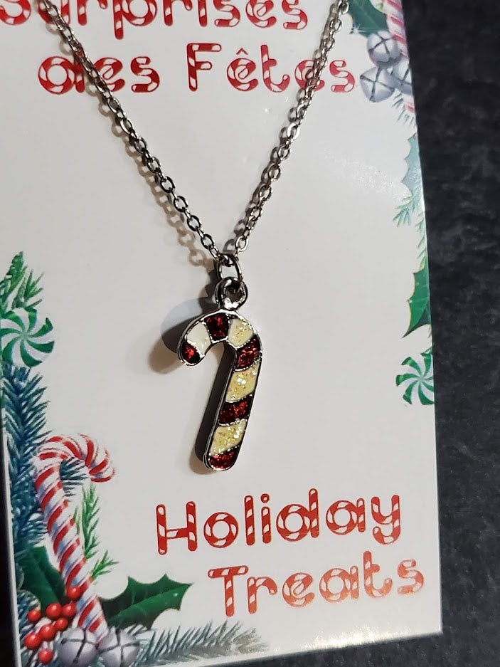 Holiday necklaces top